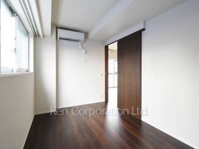 Bedroom ※Photo of the same layout on 10 floor. Decoration and fixture may differ.