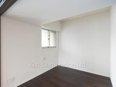 Bedroom ※Photo of the same layout on 10 floor. Decoration and fixture may differ.
