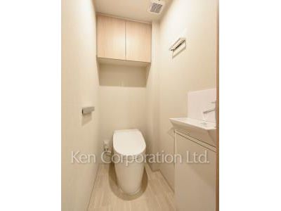 Lavatory ※Photo of the same layout on 6 floor. Decoration and fixture may differ.