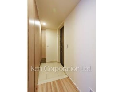 Entrance ※Photo of the same layout on 6 floor. Decoration and fixture may differ.