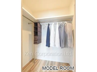Walk-In Closet ※Model room