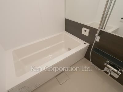 Bath ※Photo of the same layout on 19 floor. Decoration and fixture may differ.