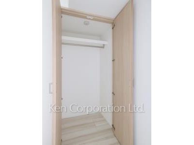 Walk-In Closet ※Photo of the same layout on 3 floor. Decoration and fixture may differ.