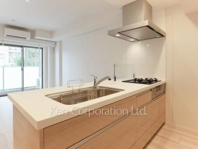 Kitchen ※Photo of the same layout on 3 floor. Decoration and fixture may differ.