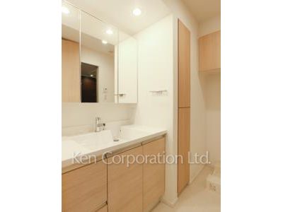 Powder Room ※Photo of the same layout on 3 floor. Decoration and fixture may differ.