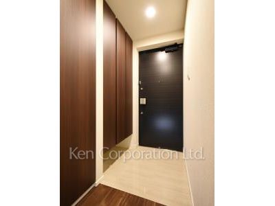 Entrance ※Photo of the same layout on 9 floor. Decoration and fixture may differ.