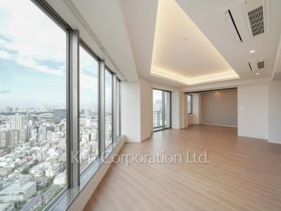 Living-Dining ※Photo of the same layout on 22 floor. Decoration and fixture may differ.