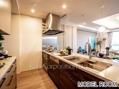 Kitchen ※Photo of the same layout on 24 floor. Decoration and fixture may differ.