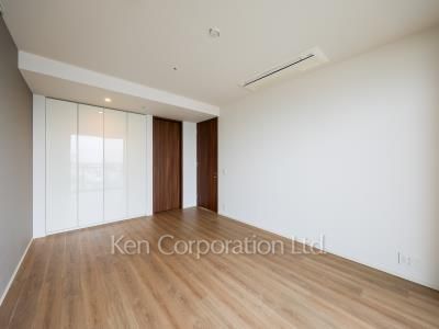 Bedroom ※Photo of the same layout on 14 floor. Decoration and fixture may differ.