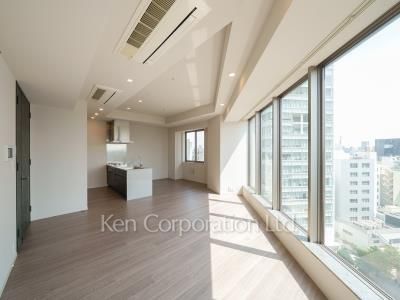 Living-Dining ※Photo of the same layout on 10 floor. Decoration and fixture may differ.