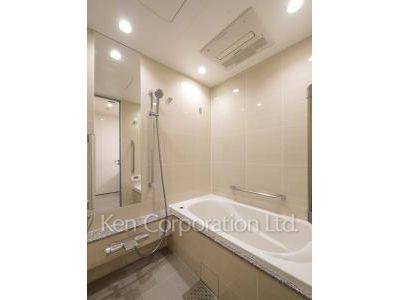 Bath ※Photo of the same layout on 6 floor. Decoration and fixture may differ.