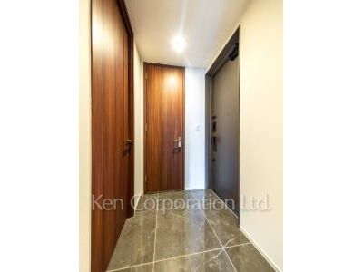 Entrance ※Photo of the same layout on 14 floor. Decoration and fixture may differ.