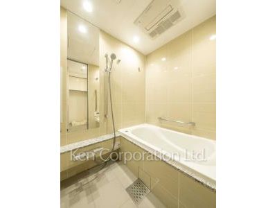 Bath ※Photo of the same layout on 14 floor. Decoration and fixture may differ.