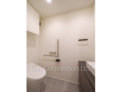 Lavatory ※Photo of the same layout on 5 floor. Decoration and fixture may differ.