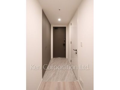 Entrance ※Photo of the same layout on 5 floor. Decoration and fixture may differ.