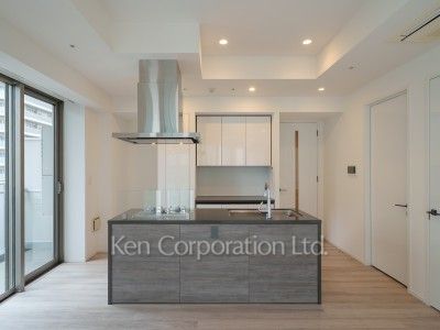 Kitchen ※Photo of the same layout on 5 floor. Decoration and fixture may differ.
