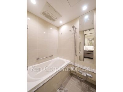 Bath ※Photo of the same layout on 5 floor. Decoration and fixture may differ.