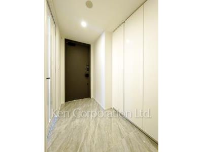 Entrance ※Photo of the same layout on 11 floor. Decoration and fixture may differ.