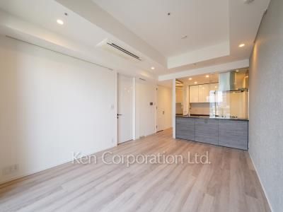 Living-Dining ※Photo of the same layout on 11 floor. Decoration and fixture may differ.