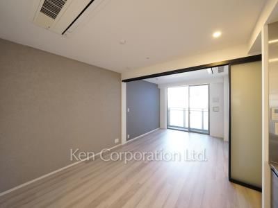 Living-Dining ※Photo of the same layout on 8 floor. Decoration and fixture may differ.