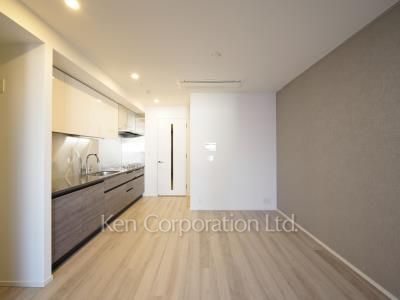 Living-Dining ※Photo of the same layout on 8 floor. Decoration and fixture may differ.
