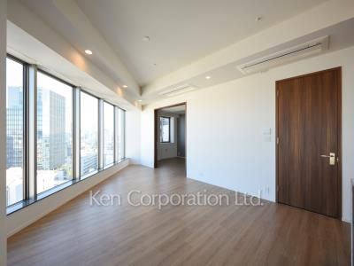 Living-Dining ※Photo of the same layout on 14 floor. Decoration and fixture may differ.