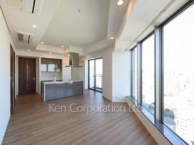 Living-Dining ※Photo of the same layout on 14 floor. Decoration and fixture may differ.