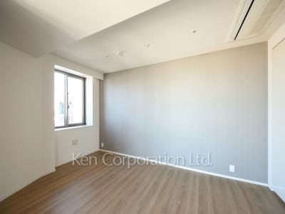 Bedroom ※Photo of the same layout on 14 floor. Decoration and fixture may differ.