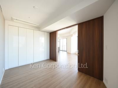 Bedroom ※Photo of the same layout on 14 floor. Decoration and fixture may differ.