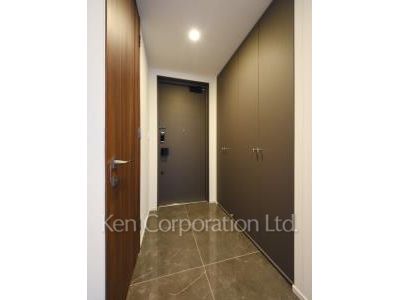 Entrance ※Photo of the same layout on 14 floor. Decoration and fixture may differ.