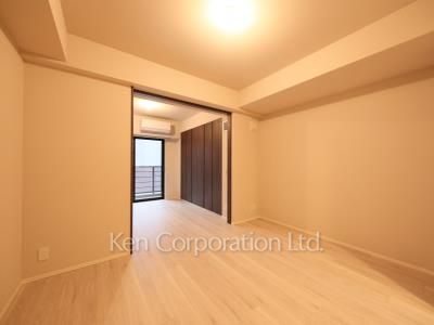 Living-Dining ※Photo of the same layout on 8 floor. Decoration and fixture may differ.