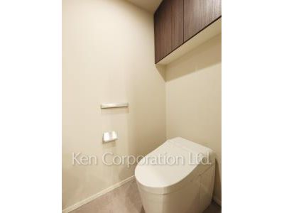 Lavatory ※Photo of the same layout on 8 floor. Decoration and fixture may differ.