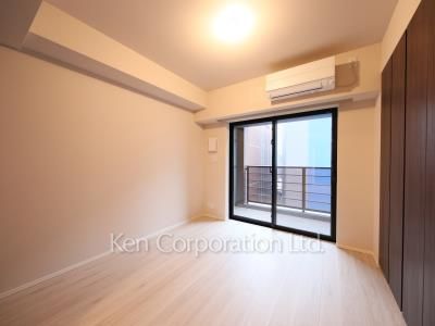 Bedroom ※Photo of the same layout on 8 floor. Decoration and fixture may differ.