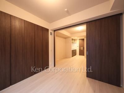 Bedroom ※Photo of the same layout on 8 floor. Decoration and fixture may differ.