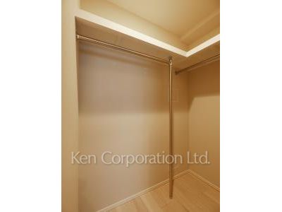 Closet ※Photo of the same layout on 5 floor. Decoration and fixture may differ.