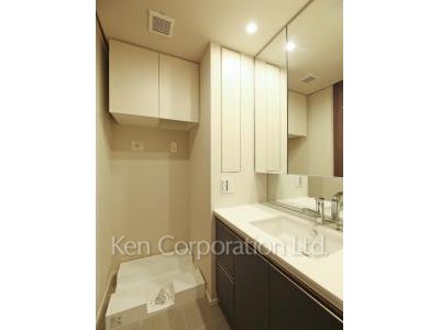 Powder Room ※Photo of the same layout on 5 floor. Decoration and fixture may differ.