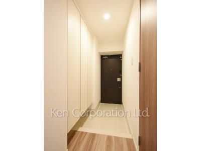 Entrance ※Photo of the same layout on 13 floor. Decoration and fixture may differ.