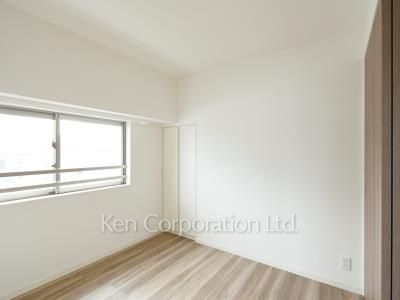 Bedroom ※Photo of the same layout on 13 floor. Decoration and fixture may differ.
