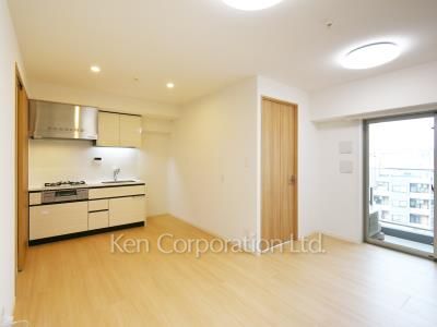 Living-Dining ※Photo of the same layout on 12 floor. Decoration and fixture may differ.