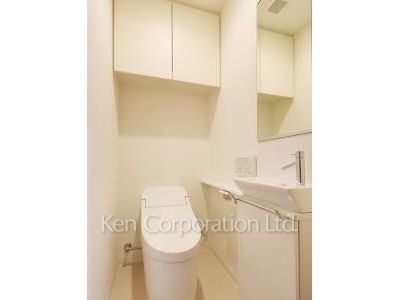 Lavatory ※Photo of the same layout on 12 floor. Decoration and fixture may differ.