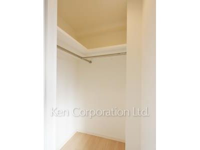 Walk-In Closet ※Photo of the same layout on 12 floor. Decoration and fixture may differ.