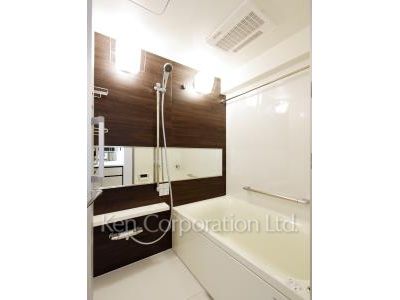Bath ※Photo of the same layout on 12 floor. Decoration and fixture may differ.
