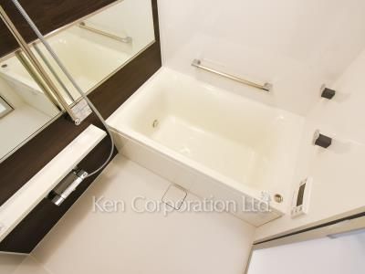 Bath ※Photo of the same layout on 12 floor. Decoration and fixture may differ.