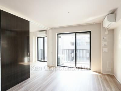 Living-Dining ※Photo of the same layout on 10 floor. Decoration and fixture may differ.