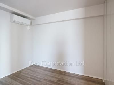 Bedroom ※Photo of the same layout on 10 floor. Decoration and fixture may differ.