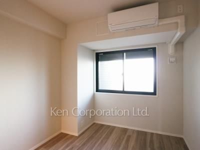 Bedroom ※Photo of the same layout on 10 floor. Decoration and fixture may differ.