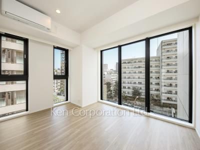 Bedroom ※Photo of the same layout on 5 floor. Decoration and fixture may differ.