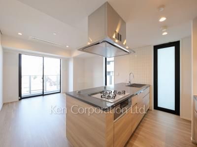 Kitchen ※Photo of the same layout on 5 floor. Decoration and fixture may differ.