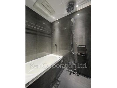 Bath ※Photo of the same layout on 5 floor. Decoration and fixture may differ.