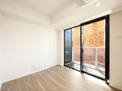 Bedroom ※Photo of the same layout on 5 floor. Decoration and fixture may differ.